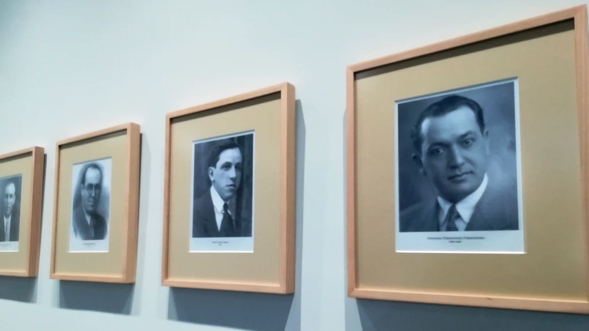 Imagen de la galería de retratos históricos de alcaldes colocaca en el salón de plenos hace unos días. | M.I.