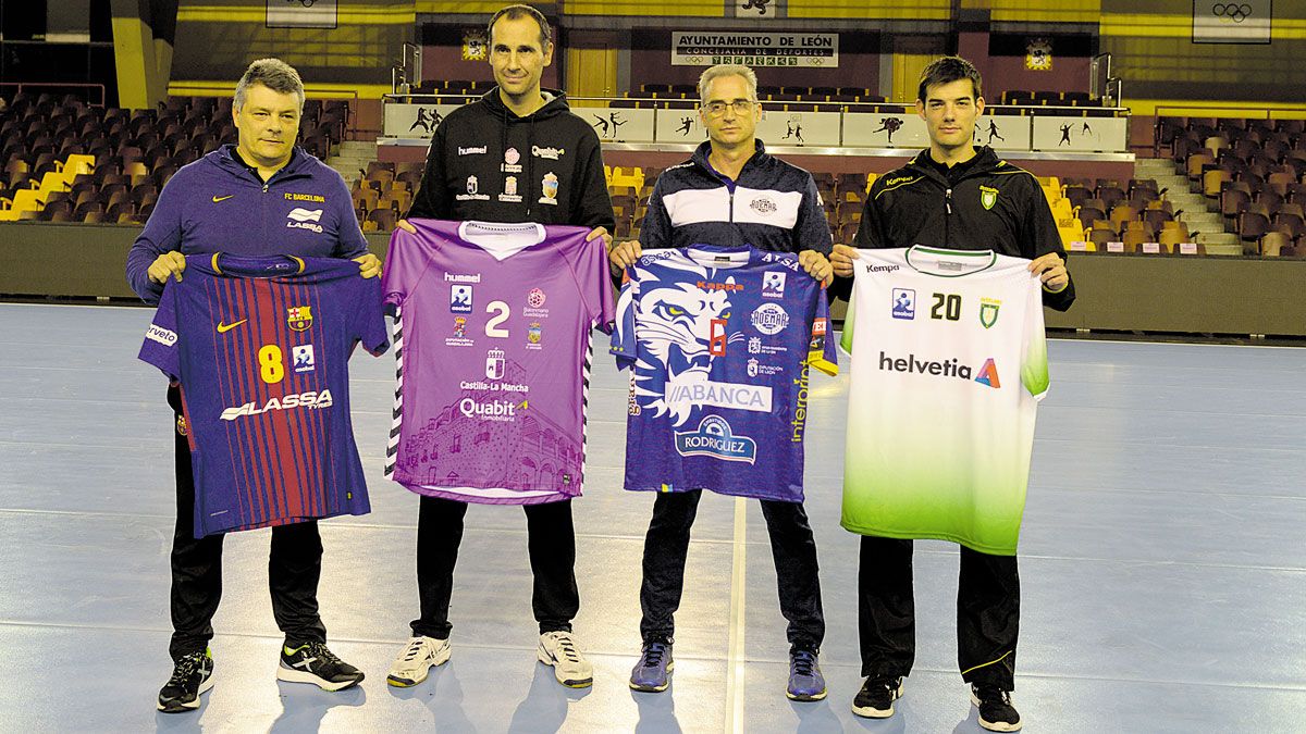 Imagen de los cuatro técnicos de los equipos de la Copa. | MAURICIO PEÑA