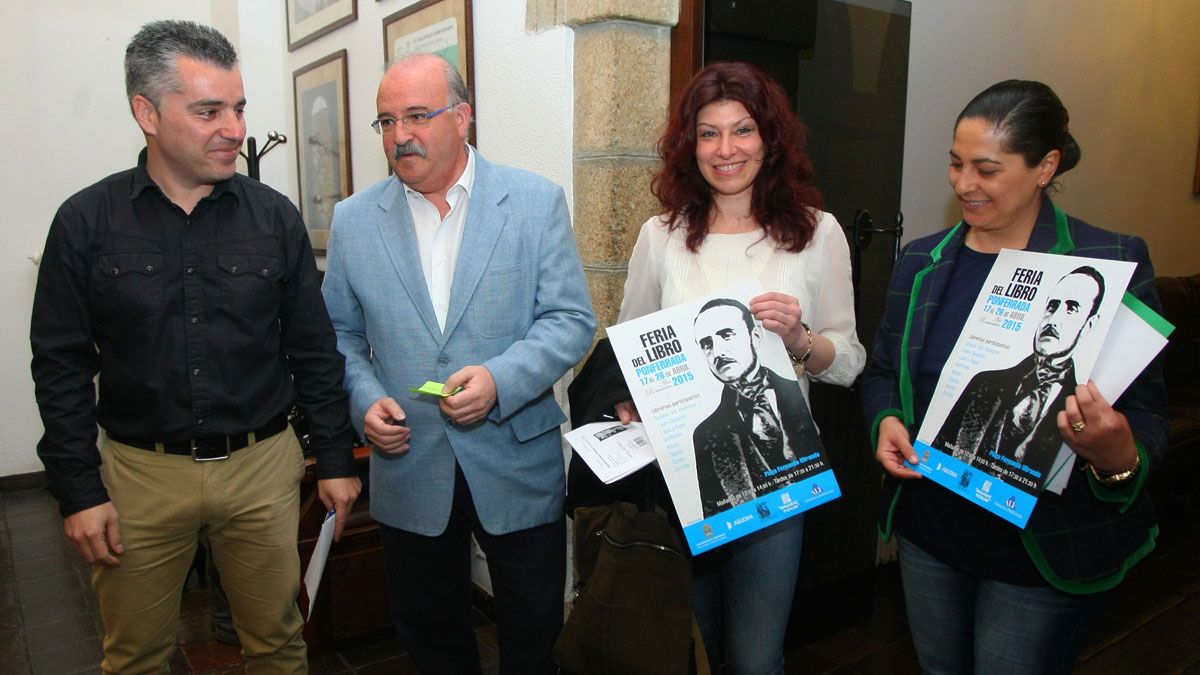 Santiago Macías, Emilio Cubelos, Petia Rumenova y Marta Quiñones, en la presentación de la Feria del Libro. | C. Sánchez (Ical)