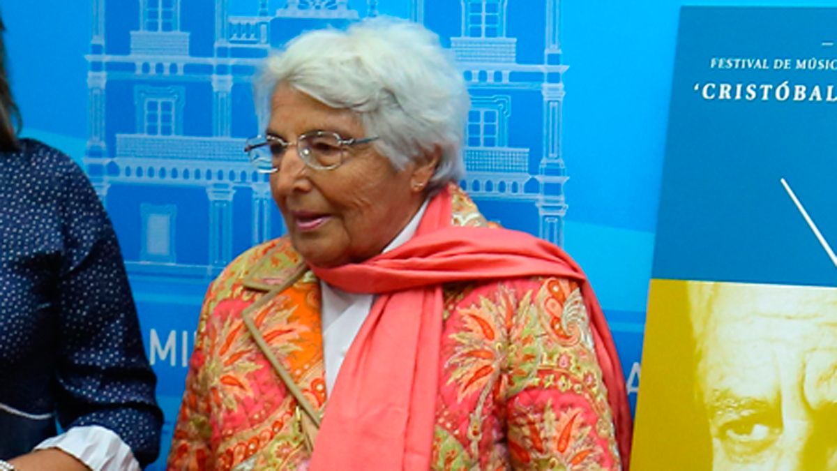Marita Caro, en imagen de archivo un acto público en el Ayuntamiento de Ponferrada. | Ical Marita Caro, en imagen de archivo un acto público en el Ayuntamiento de Ponferrada. | Ical