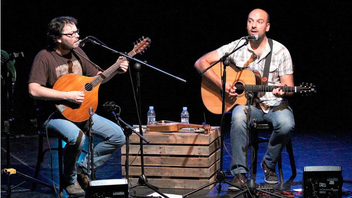Rodrigo Martínez y Diego Gutiérrez, Tarna, celebran este jueves en el teatro El Albéitar sus diez años de carrera.