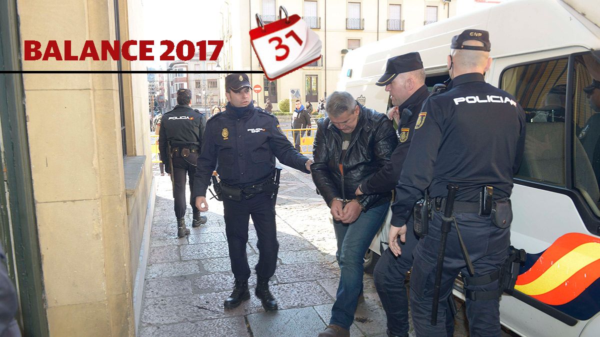 Jose Ramón Vega, condenado por asesinar a Larralde y muerto en prisión, entrando en la Audiencia uno de los días del juicio. | MAURICIO PEÑA
