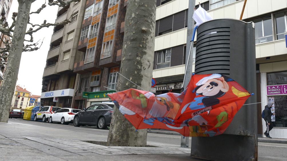 La jornada de este domingo llegará con viento a León según la Aemet. | MAURICIO PEÑA