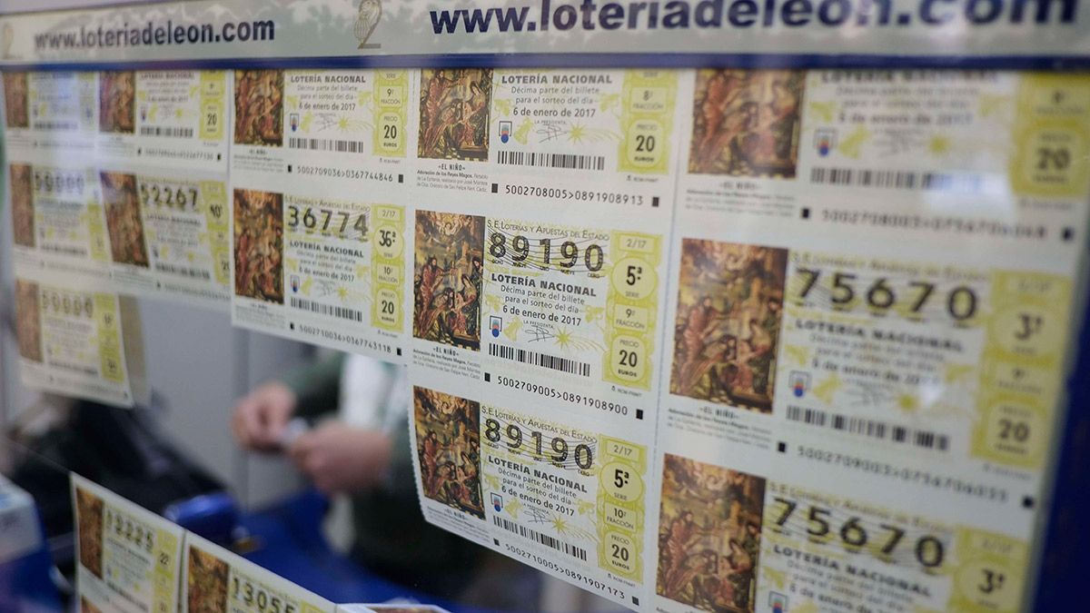 Imagen de archivo de décimos del Sorteo Extraordinario de la Lotería Nacional del 6 de enero. | DANIEL MARTÍN