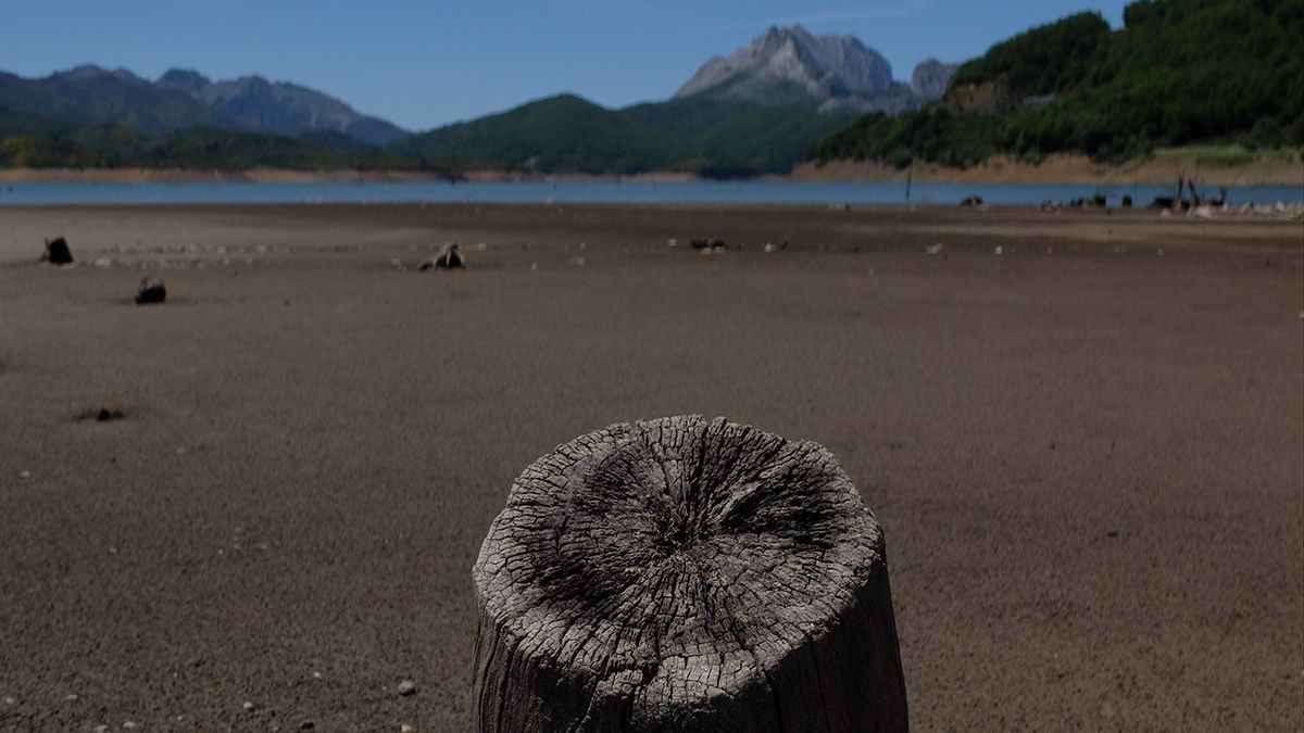 Embalse de Riaño en una imagen de achivo del mes de junio de 2017. | MAURICIO PEÑA