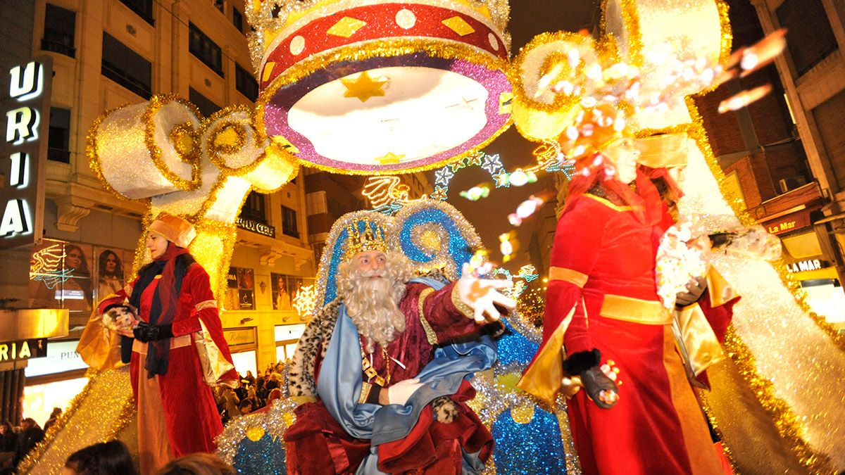 Cabalgata de Reyes del 2017 en León. | DANIEL MARTÍN