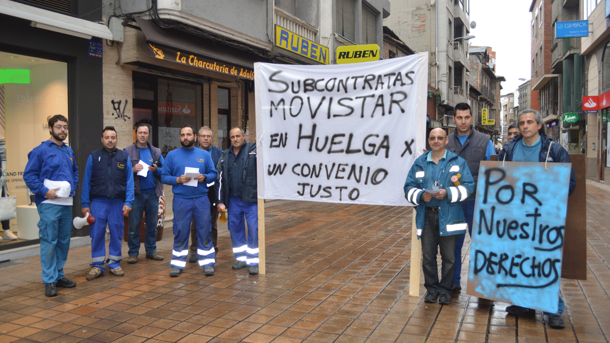 Trabajadores de subcontratas de Movistar se movilizaron este miércoles en Ponferrada. | L. N. C.