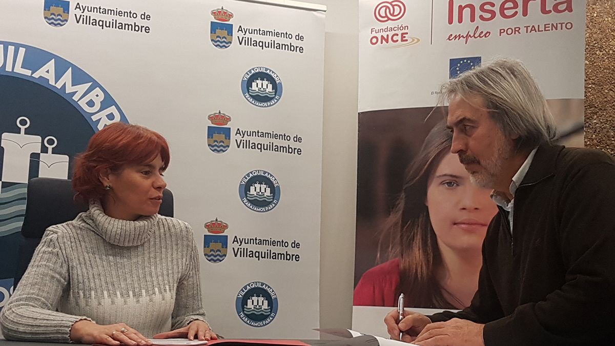 Virginia Carcedo y Miguel Ángel Díaz de Celis, durante la firma del convenio. | L.N.C.