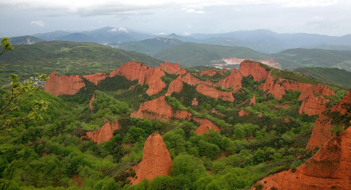 Las Médulas es un incomparable paisaje de la comarca del Bierzo. | EDUARDO MARGARETO (ICAL)