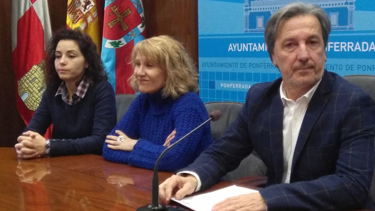 Pedro Muñoz, junto a miembros del Colegio de Psicología de Castilla y Léon