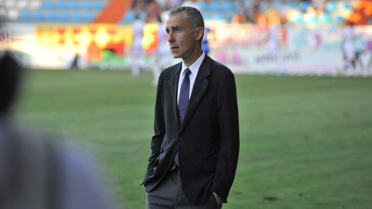 El entrenador de la Deportiva, Carlos Terrazas. | DANIEL MARTÍN