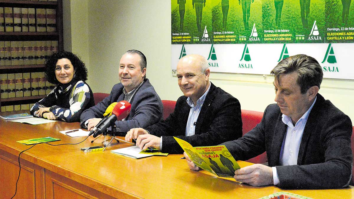 De izquierda a derecha, Nuria Ruiz, Donaciano Dujo, José Antonio Turrado y Arsenio García. | DANIEL MARTÍN