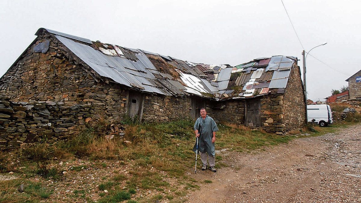 Los peregrinos que atraviesan esta complicada etapa del Camino de Santiago son los únicos que van rompiendo el silencio y el olvido de Manjarín.