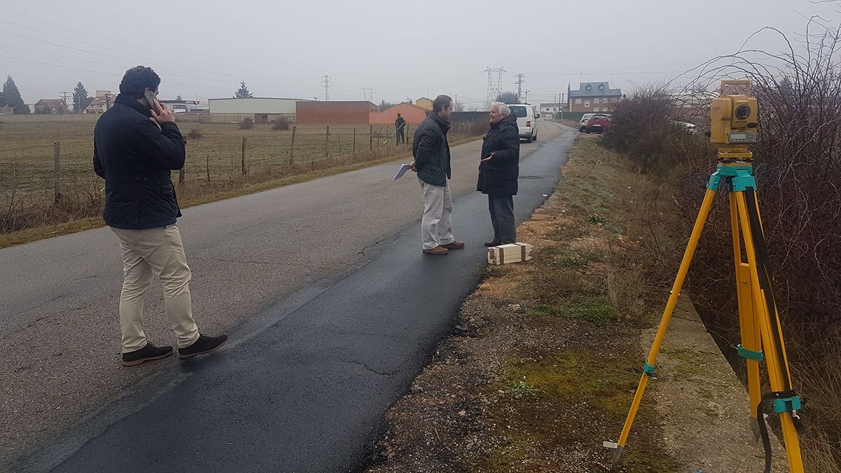 Trabajos de topografía que ya se están realizando en la zona. | L.N.C.