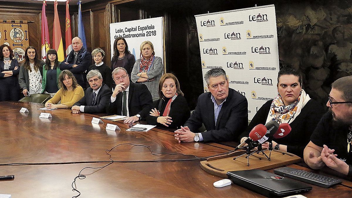 Un instante de la presentación del Observatorio de Inclusión Social, impulsado por la ULE, el Ayuntamiento de León y las asociaciones sociales. | L.N.C.