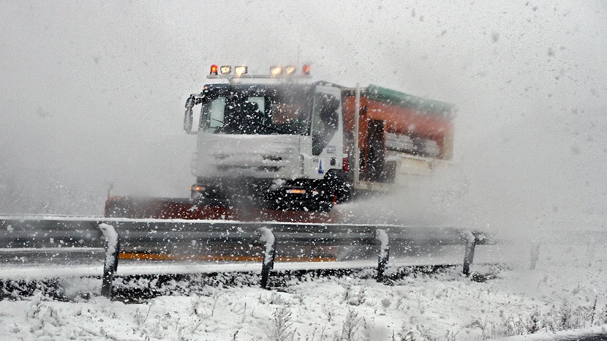 Imagen de archivo del temporal de nieve en la AP-66. | ICAL