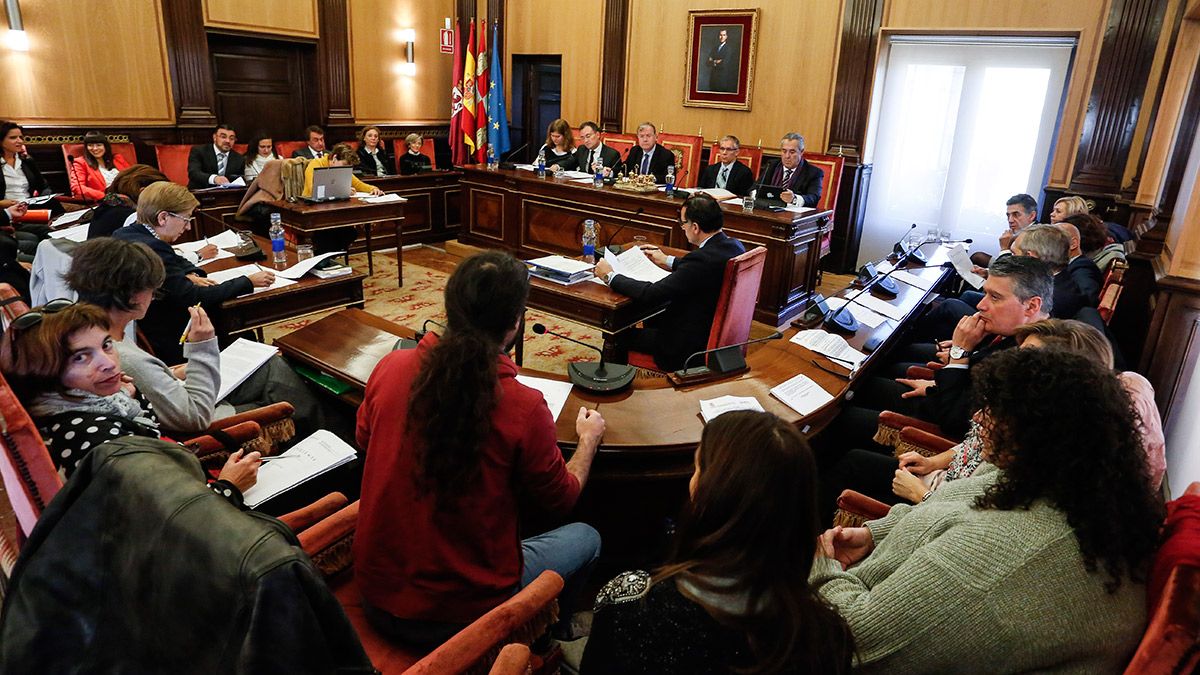 Un pleno del Ayuntamiento de León en una imagen de archivo. | ICAL