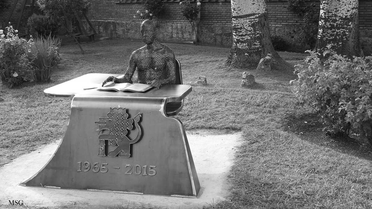 Detalle de la escuela de FP de La Robla con motivo de su 50 aniversario. | M.S.C. Detalle de la escuela de FP de La Robla con motivo de su 50 aniversario. | M.S.C.