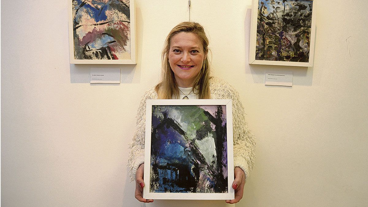 Gemma Blanco ha querido celebrar los 20 años de su escuela de arte con una muestra muy personal que evoca su año Erasmus en Berlín. | MAURICIO PEÑA