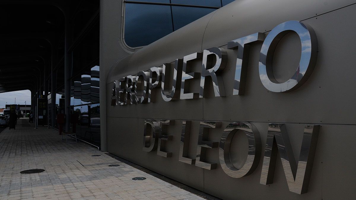 El aeropuerto de León, en La Virgen del Camino. | MAURICIO PEÑA