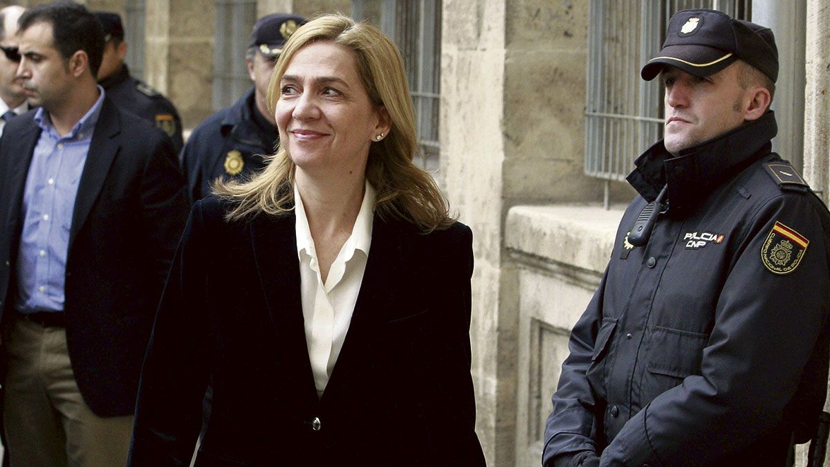 La infanta Cristina se sentará en el banquillo de los acusados como cooperadora necesaria de dos delitos fiscales. | ABC.ES