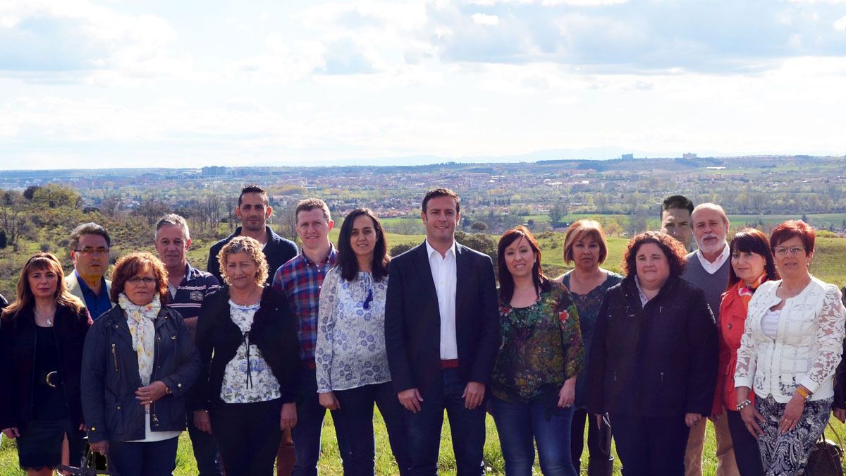 Algunos de los componentes de la candidatura del PSOE al Ayuntamiento de Villaquilambre.