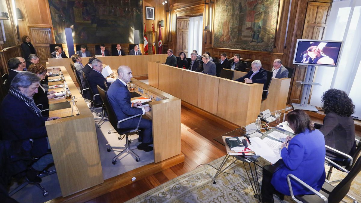 La Diputación de León celebró este miércoles un pleno extraordinario. | ICAL