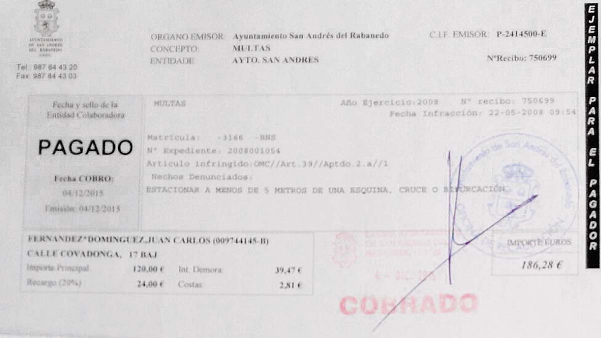 Juan Carlos Fernández, el primero por la izquierda, con el resto de su equipo. | L.N.C. Juan Carlos Fernández, el primero por la izquierda, con el resto de su equipo. | L.N.C.
