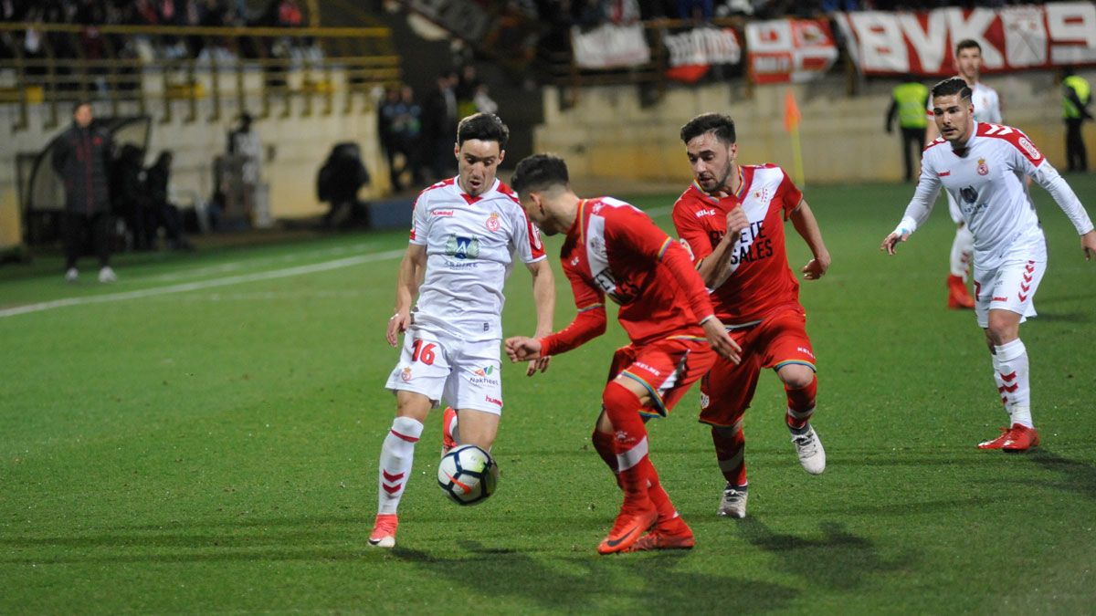 Iza Carcelén, durante el partido ante el Rayo Vallecano. | DANIEL MARTÍN