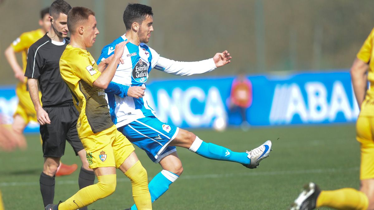 Yelko Pino, durante el partido ante el Fabril. | OPINIÓN A CORUÑA