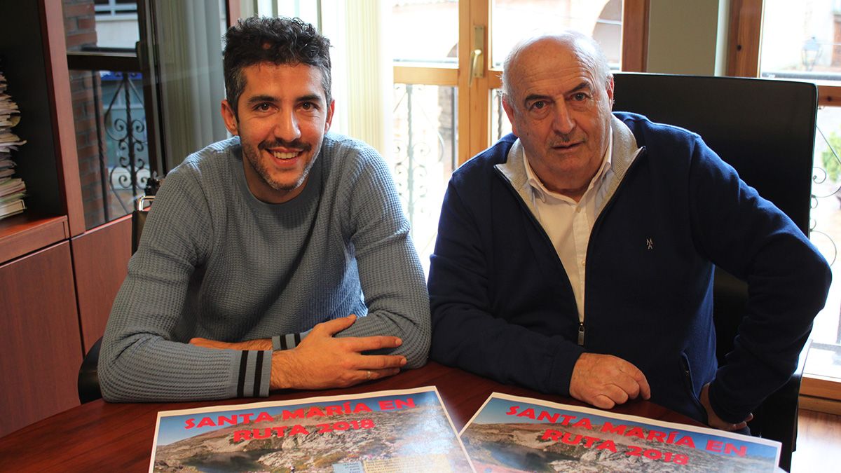 Santiago Miguélez, técnico de Deporte, y Julio Tolón, concejal. | T.G.