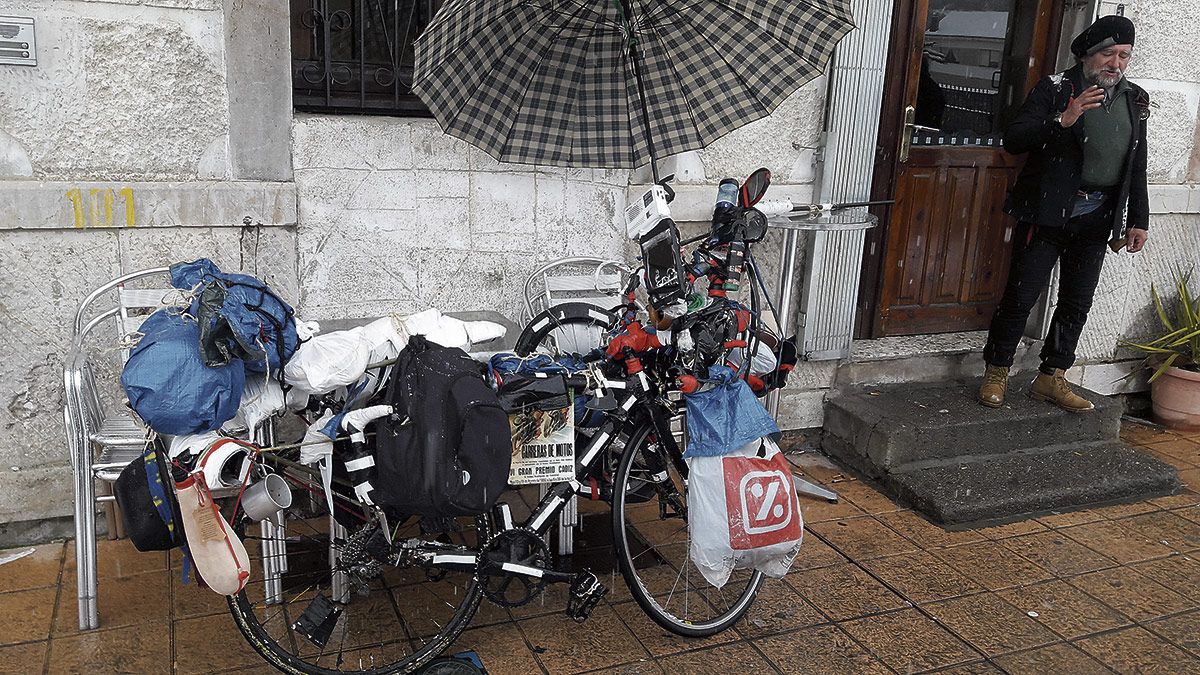 Más que una bicicleta es todo un mundo, y le falta un remolque para 170 kg.