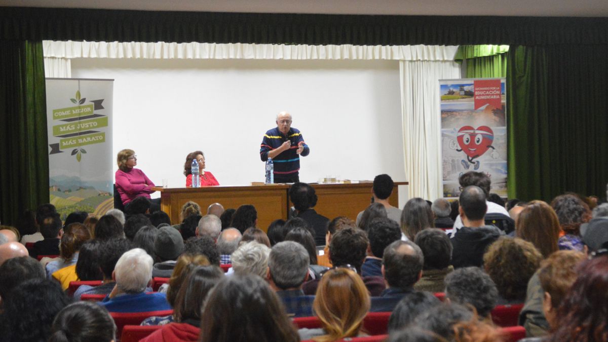 Josep Pamiés, durante su ponencia en Camponaraya. | A. CARDENAL