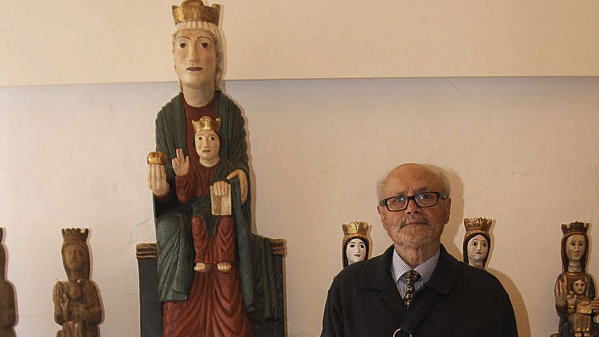 El autor de la ‘imaginación’, José Ajenjo, excplicando la nueva pieza. | L.N.C. El autor de la ‘imaginación’, José Ajenjo, excplicando la nueva pieza. | L.N.C.
