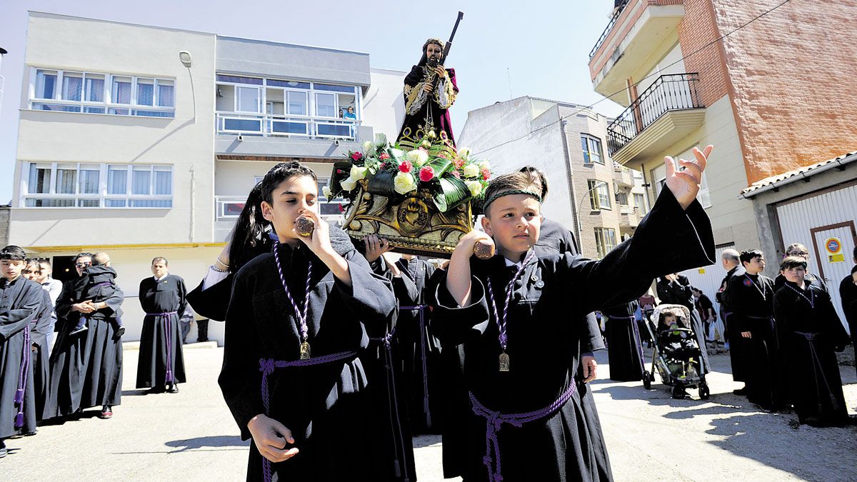 Los niños son los protagonistas de la procesión del Potajero. | DANIEL MARTÍN
