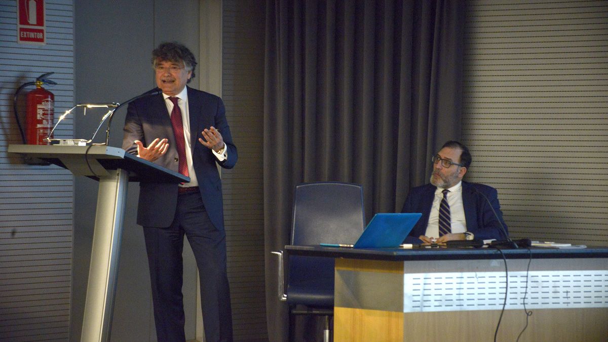 Numerosos empresarios y profesionales de la Abogacía asistieron a la conferencia dictada por el juez de la Audiencia Nacional Eloy Velasco. | MAURICIO PEÑA Numerosos empresarios y profesionales de la Abogacía asistieron a la conferencia dictada por el juez de la Audiencia Nacional Eloy Velasco. | MAURICIO PEÑA