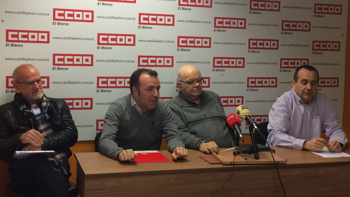 Rueda de prensa de CCOO y UGT para pedir apoyo para la manifestación de pensionistas que se celebrará el sábado en Ponferrada. | A.C.