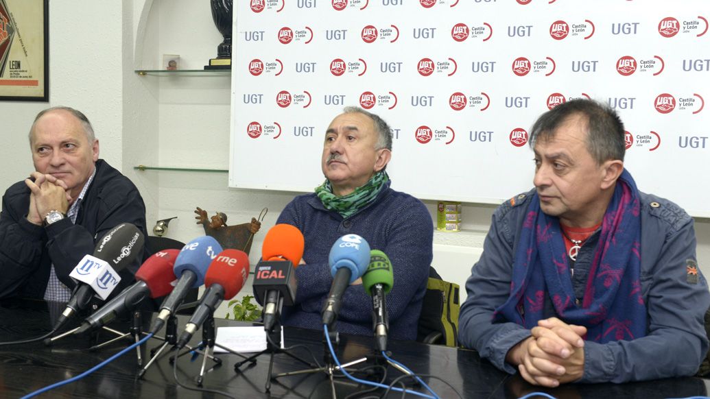 Enrique Reguero (derecha), Pepe Álvarez y Faustino Temprano. | MAURICIO PEÑA