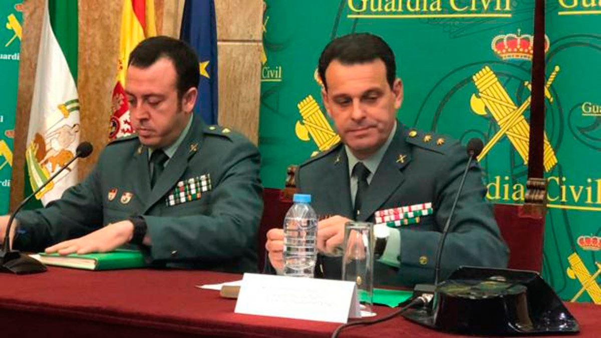 Mandos de la Guardia Civil, en rueda de prensa. | ABC
