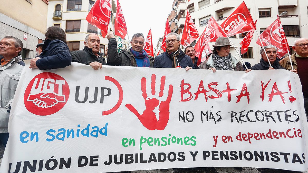 Una de las últimas manifestaciones por las pensiones en León capital. | ICAL