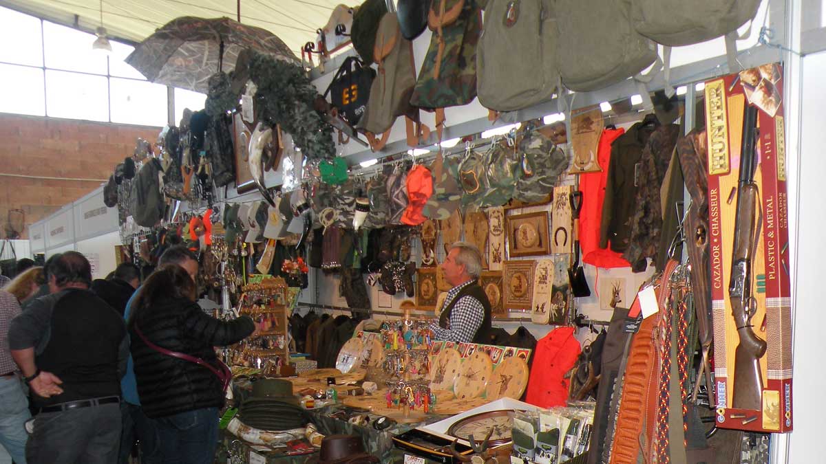Reinatur es ya una feria consolidada que da a conocer las posibilidades de la comarca. | E. NIÑO Reinatur es ya una feria consolidada que da a conocer las posibilidades de la comarca. | E. NIÑO