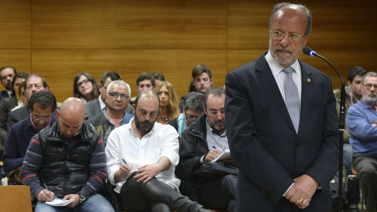 León de la Riva responde ante el juez. | ICAL