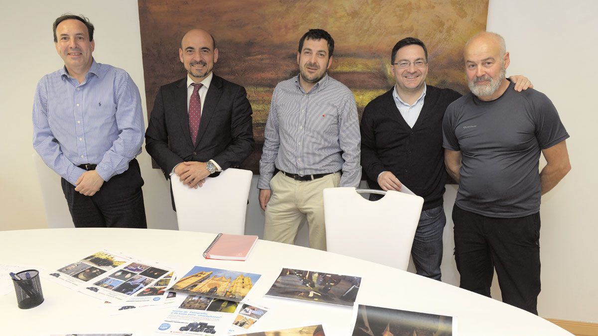 Un momento de la reunión del jurado.