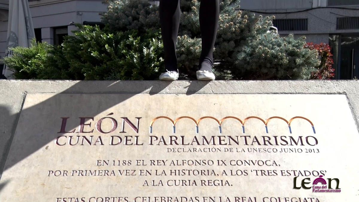 Fotograma del DVD ‘León, cuna del parlamentarismo’ que regalará este jueves La Nueva Crónica a sus lectores.
