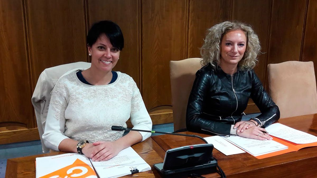 Ruth Santín y Rosa Luna, concejalas del Grupo Ciudadanos de Ponferrada. | L.N.C.