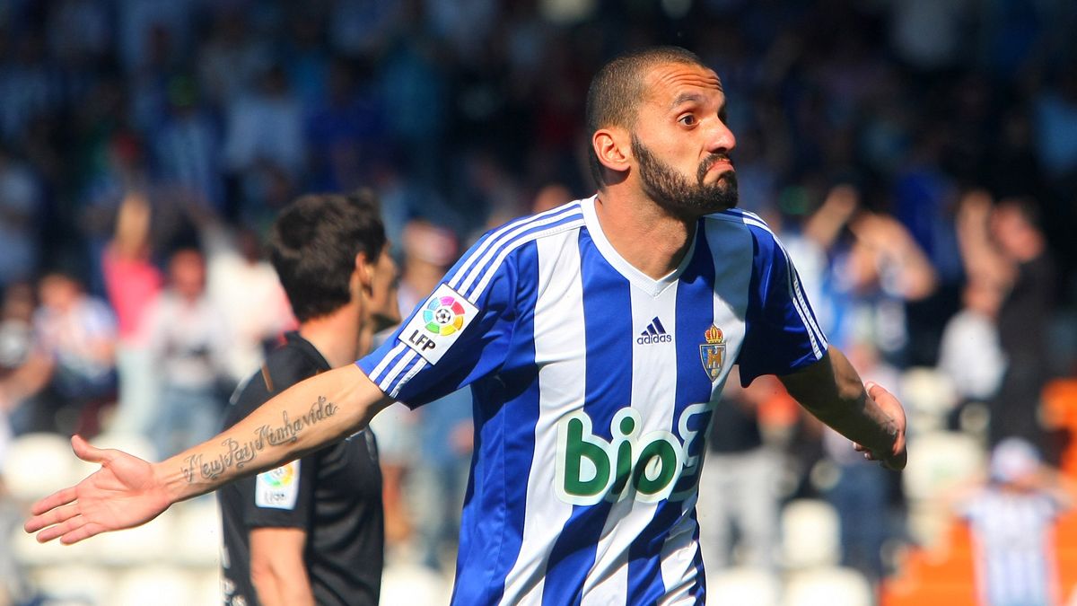 Yuri celebra un gol en El Toralín. | CÉSAR SÁNCHEZ