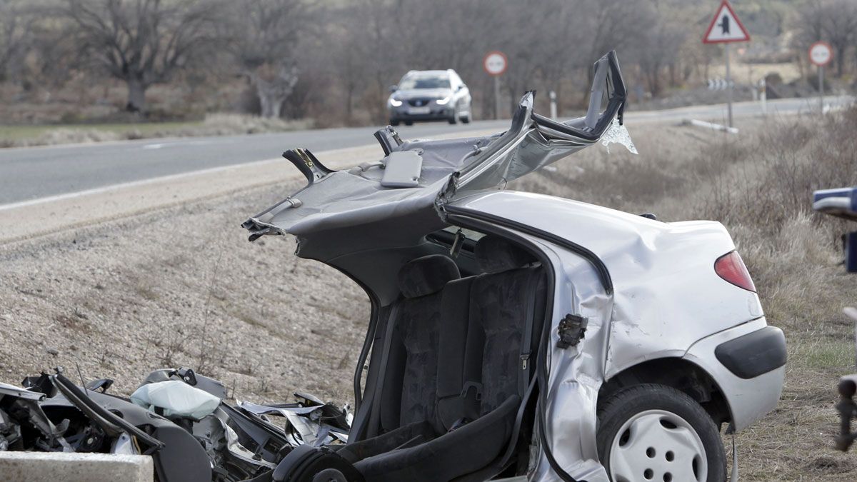 El impacto prácticamente destruyó el vehículo. | ICAL