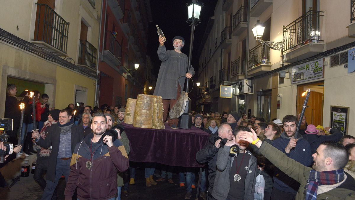 Genarín durante un momento de su recorrido por las calles del casco histórico de León. | MAURICIO PEÑA