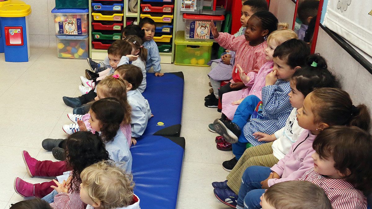 El PCE dice que nunca se pretendió municipal las escuelas infantiles. 