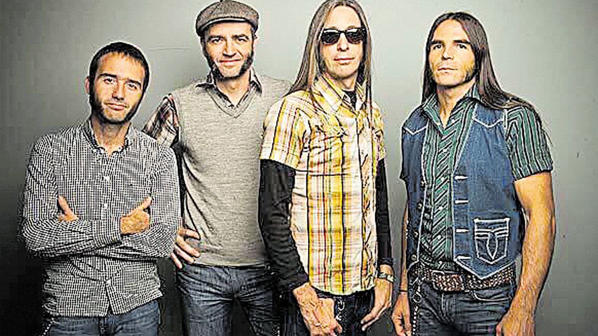 Los cuatro integrantes de la banda madrileña Los Coronas, que regresan de nuevo a León para tocar hoy viernes en Espacio Vías. | L.N.C. Los cuatro integrantes de la banda madrileña Los Coronas, que regresan de nuevo a León para tocar hoy viernes en Espacio Vías. | L.N.C.